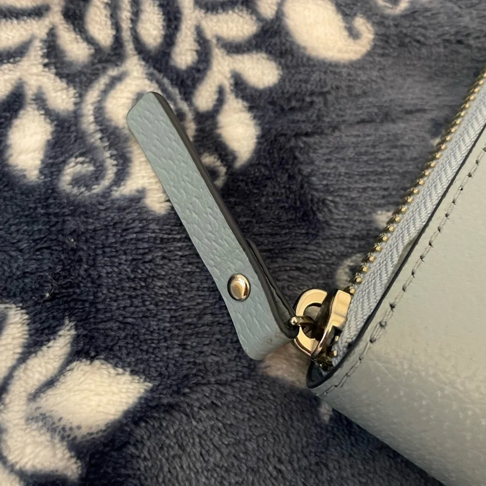 EXCELLENT CONDITION Kate Spade Large Continental Wallet in Light Blue - Picture 6 of 12